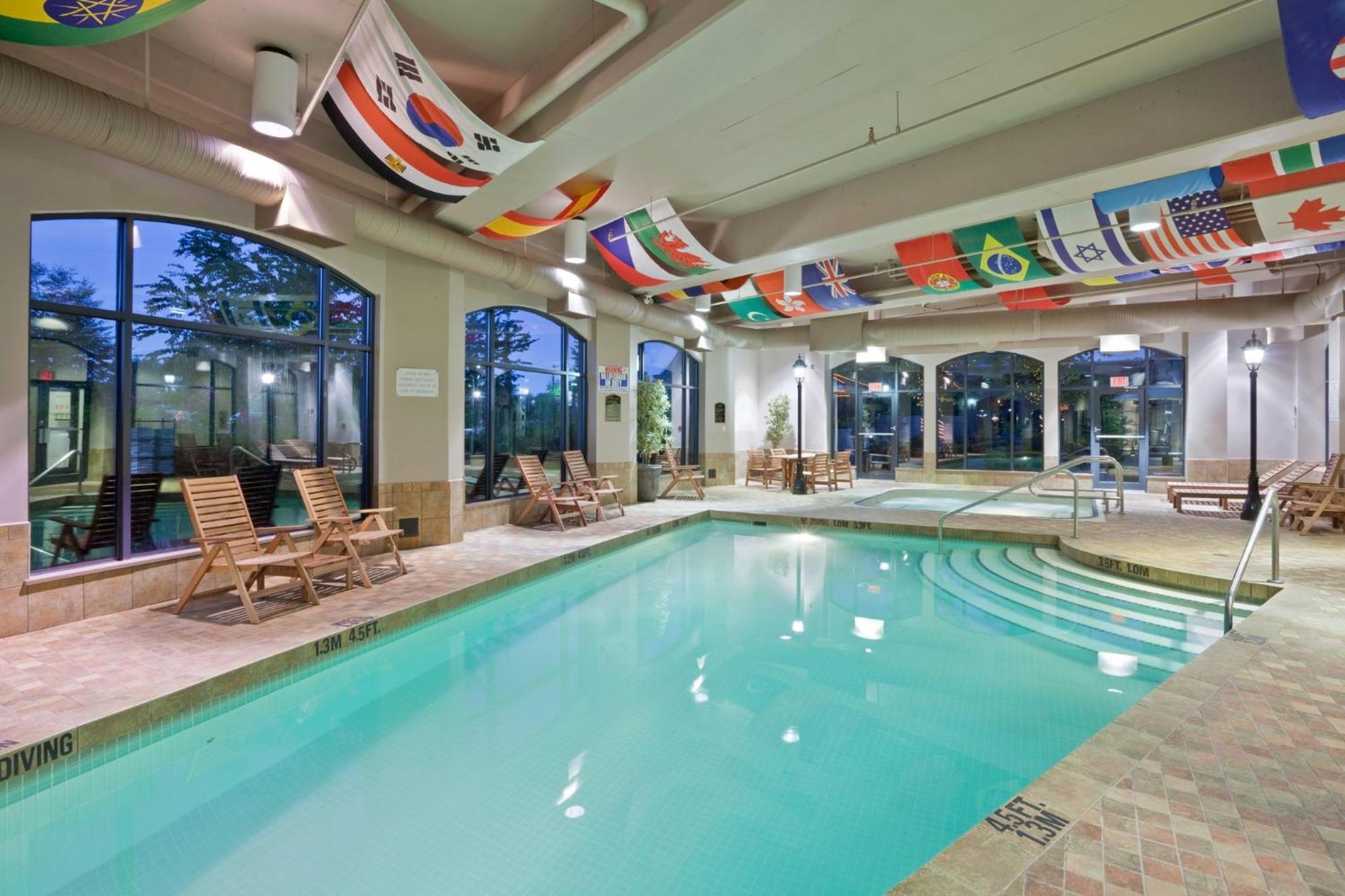 Holiday Inn & Suites North Vancouver By Ihg Eksteriør bilde