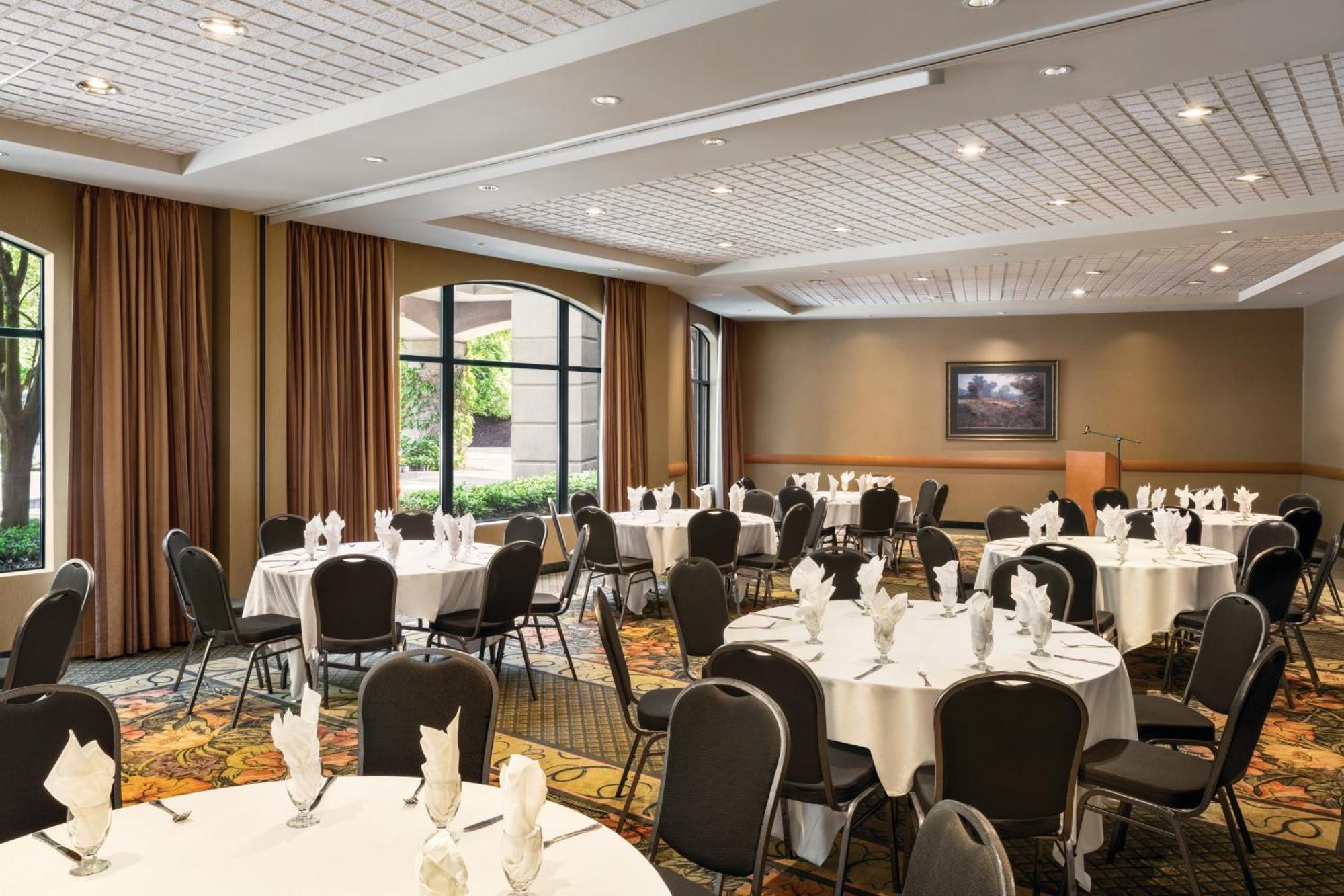 Holiday Inn & Suites North Vancouver By Ihg Eksteriør bilde
